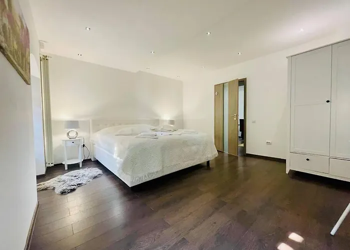 Διαμέρισμα Joy George Enescu 5