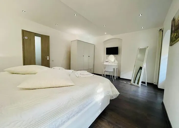 Διαμέρισμα Joy George Enescu 5